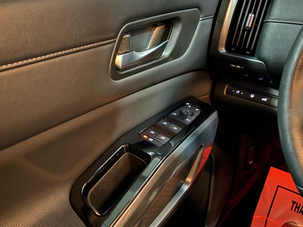 2024 Nissan Pathfinder SL 4WD