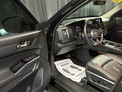 2024 Nissan Pathfinder SL 4WD