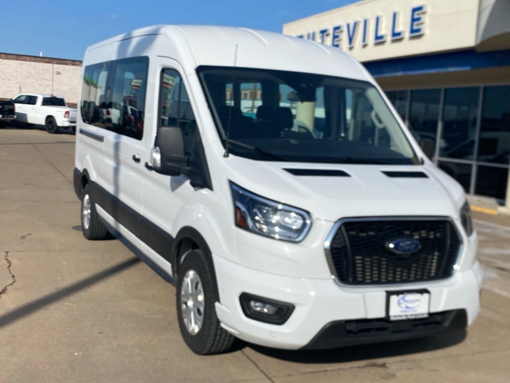 2023 Ford Transit Wagon XLT