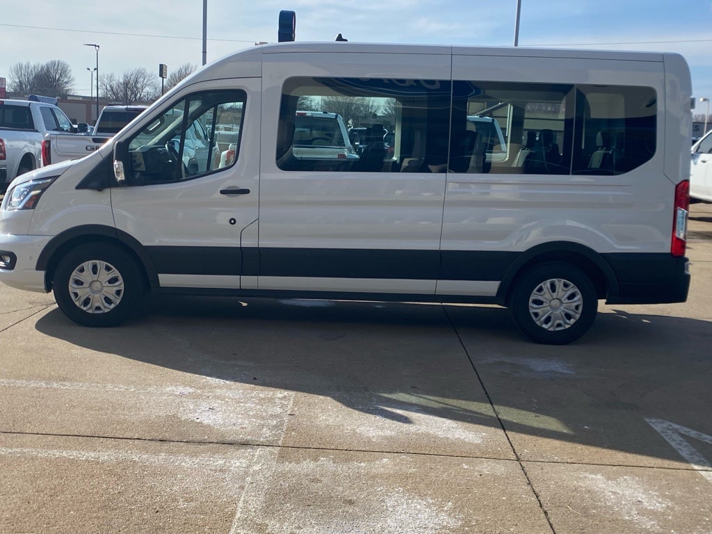 2023 Ford Transit Wagon XLT