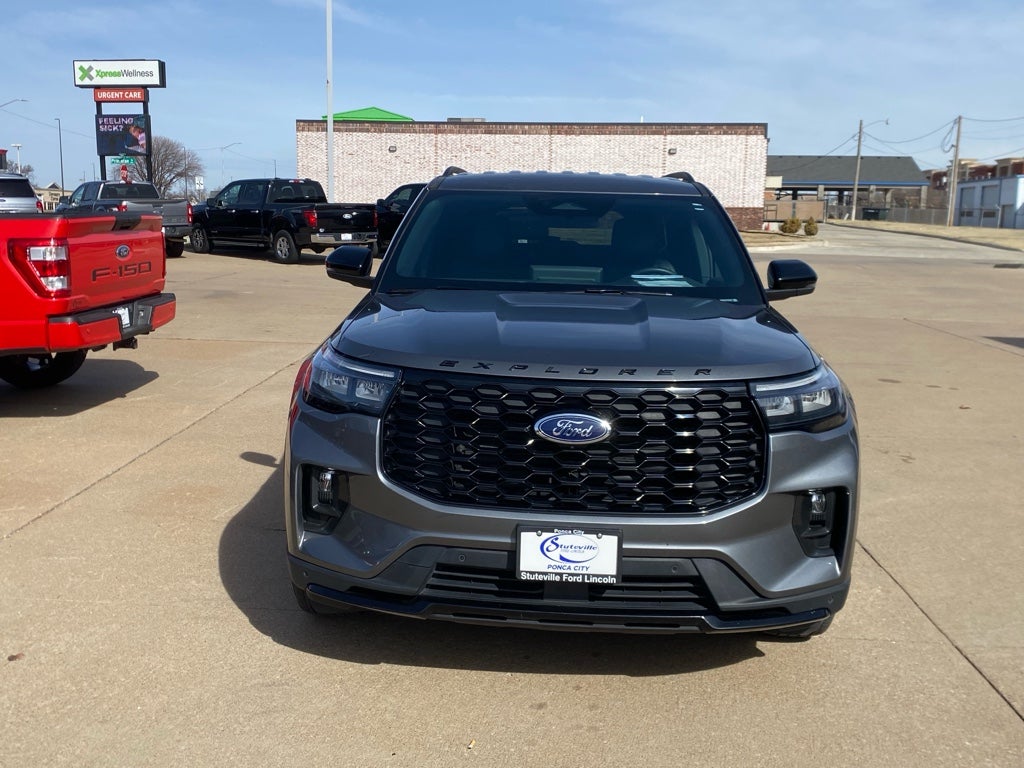 2025 Ford Explorer ST-Line