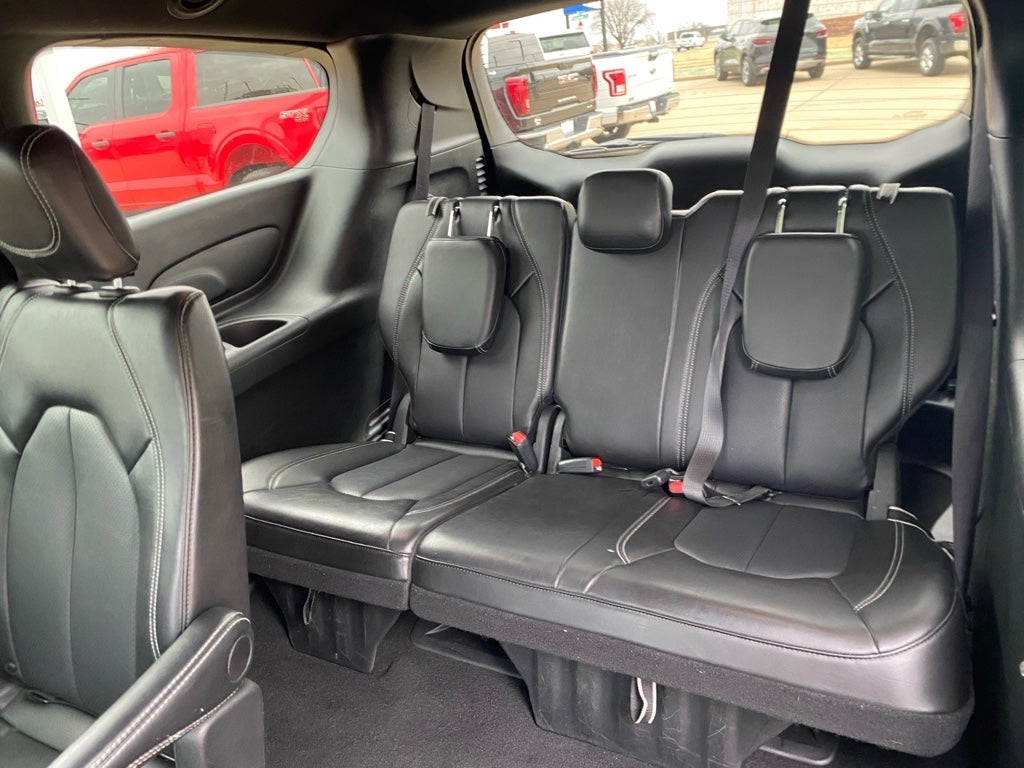 2025 Chrysler Pacifica Select