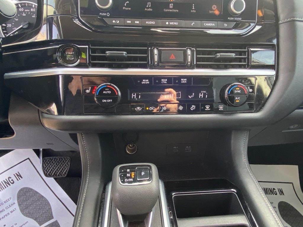 2025 Nissan Pathfinder SV