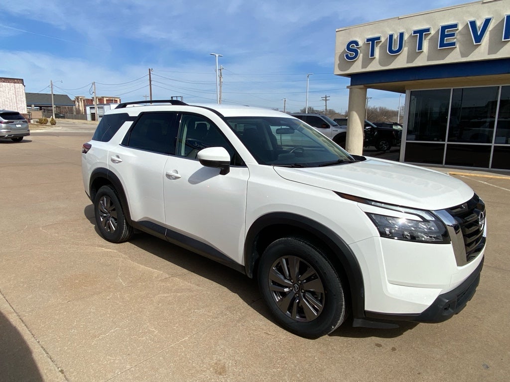 2025 Nissan Pathfinder SV