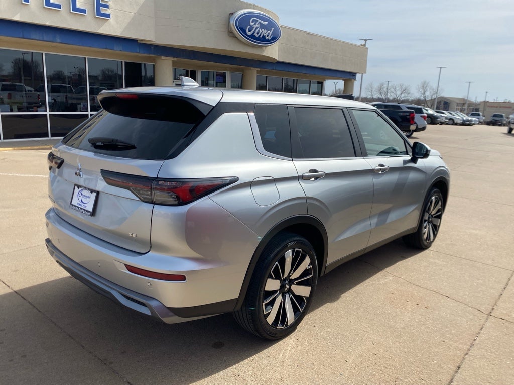 2025 Mitsubishi Outlander SE