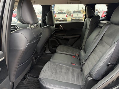 2024 Mitsubishi Outlander SE