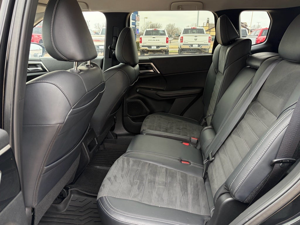 2024 Mitsubishi Outlander SE