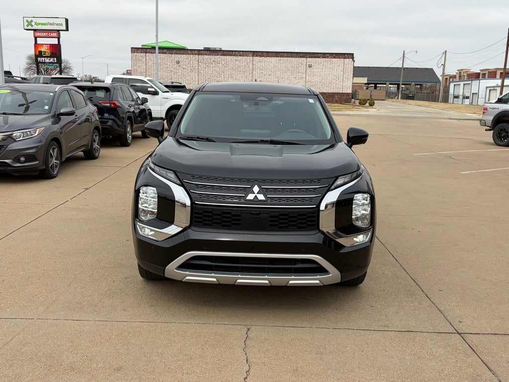 2024 Mitsubishi Outlander SE