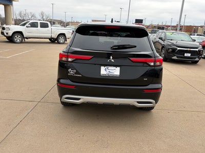 2024 Mitsubishi Outlander SE