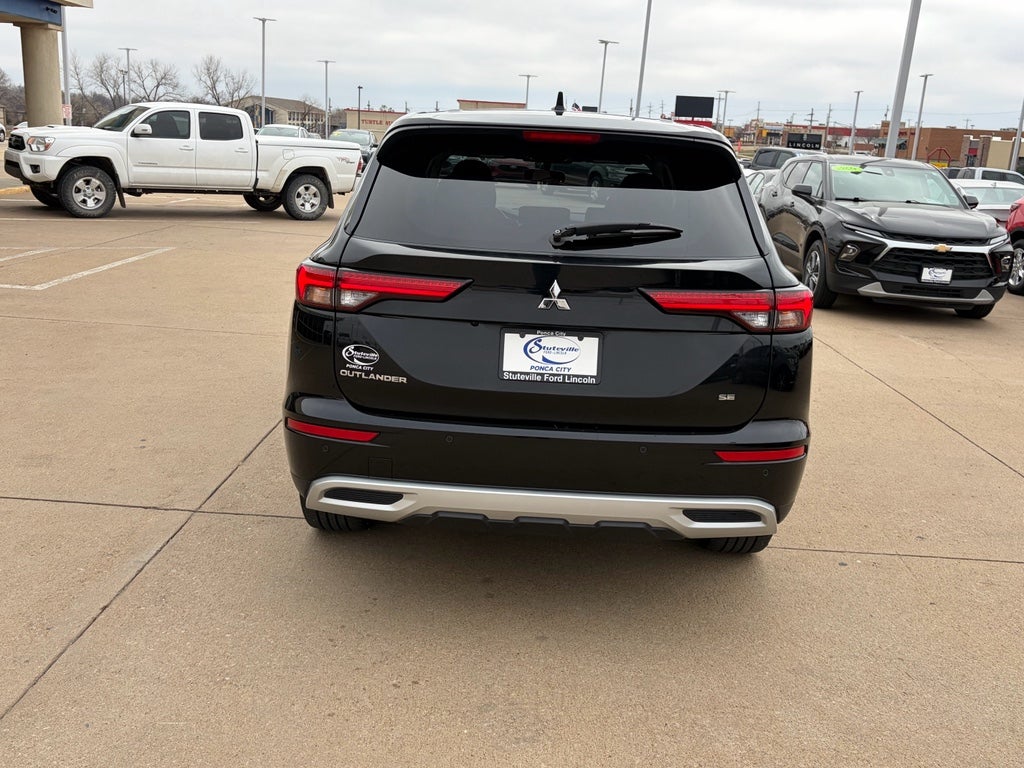 2024 Mitsubishi Outlander SE