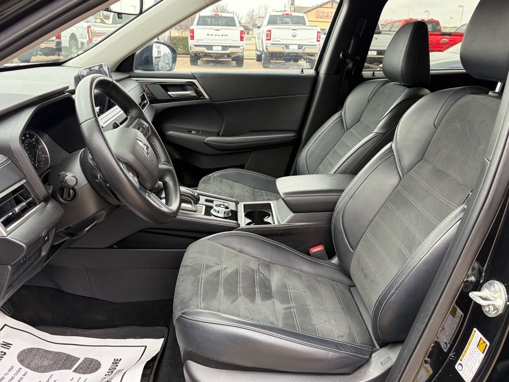 2024 Mitsubishi Outlander SE